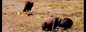 Female-Starving-Sudanese-Toddler-and-Vulture-by-Kevin-Carter